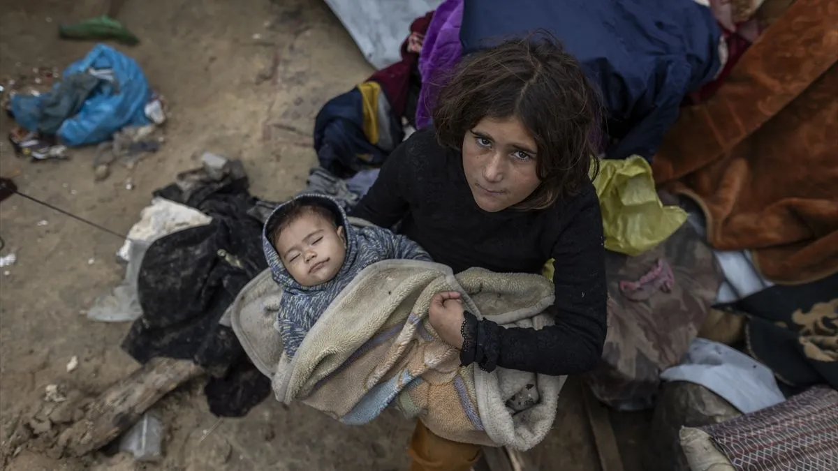 Nekoliko osoba se i dalje vodi kao nestalo pod ruševinama kuće koja se srušila u petak u naselju Al-Karama