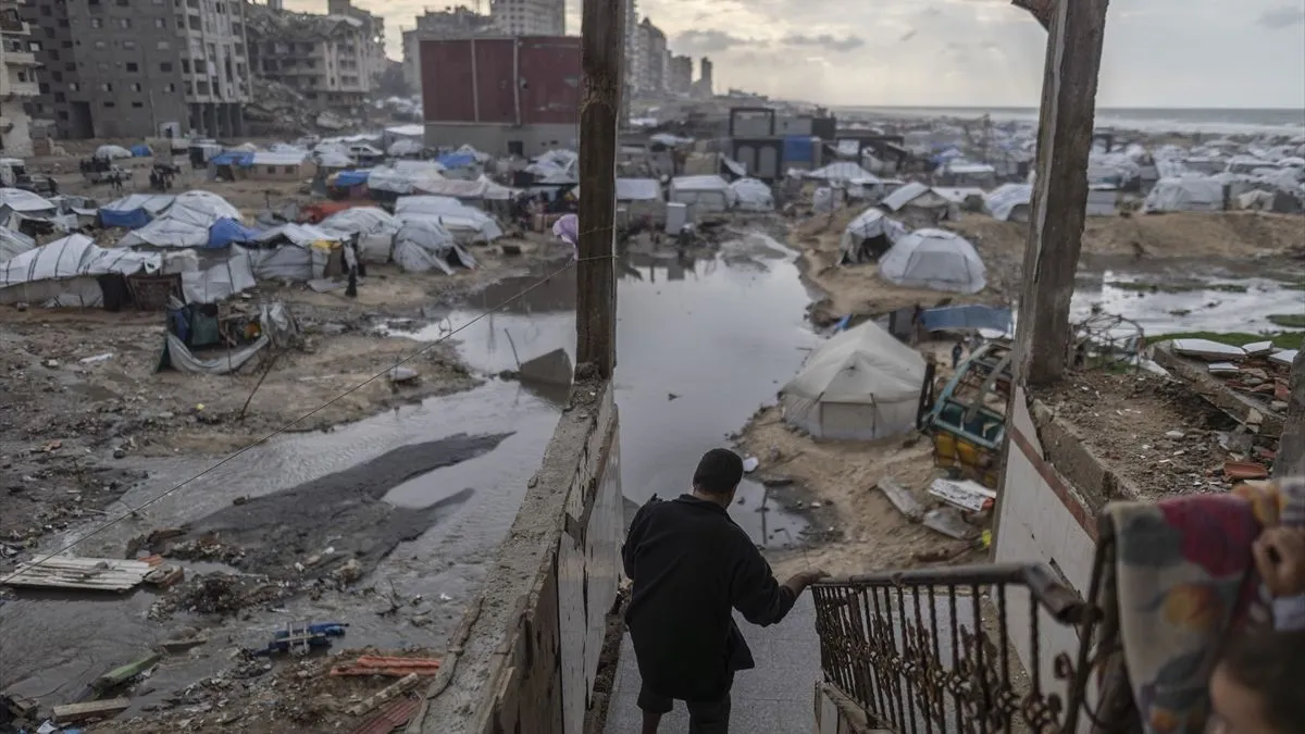 Nekoliko osoba se i dalje vodi kao nestalo pod ruševinama kuće koja se srušila u petak u naselju Al-Karama