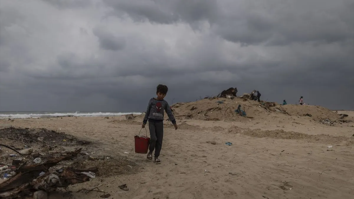 Nekoliko osoba se i dalje vodi kao nestalo pod ruševinama kuće koja se srušila u petak u naselju Al-Karama