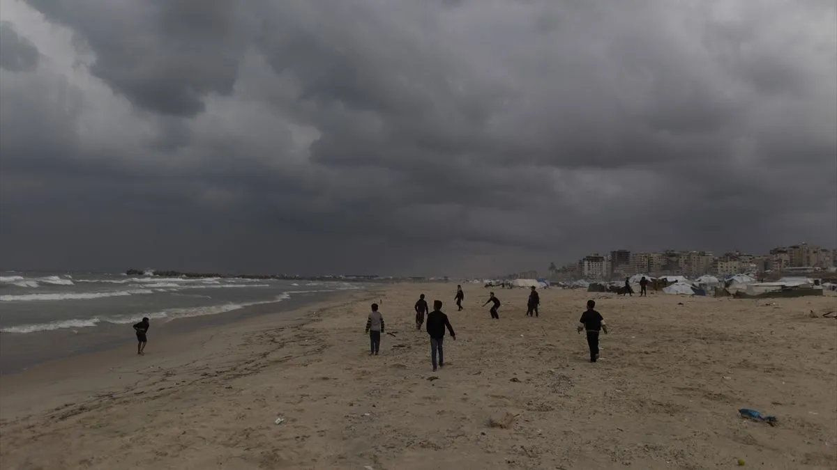 Nekoliko osoba se i dalje vodi kao nestalo pod ruševinama kuće koja se srušila u petak u naselju Al-Karama