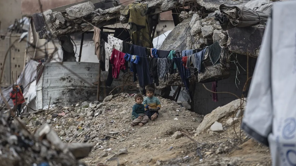 Nekoliko osoba se i dalje vodi kao nestalo pod ruševinama kuće koja se srušila u petak u naselju Al-Karama