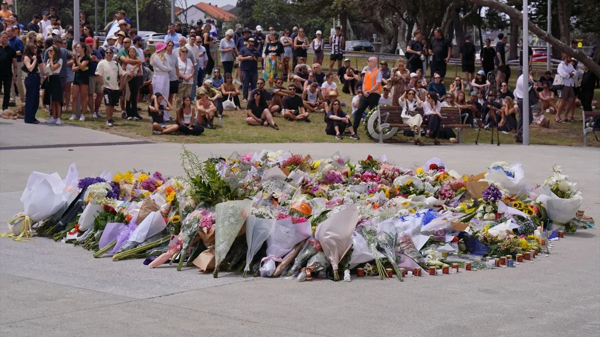 Premijer Novog Južnog Walesa Chris Minns također je poručio da je potrebno izmijeniti zakone o oružju kako bi se spriječilo ponavljanje sličnih napada.