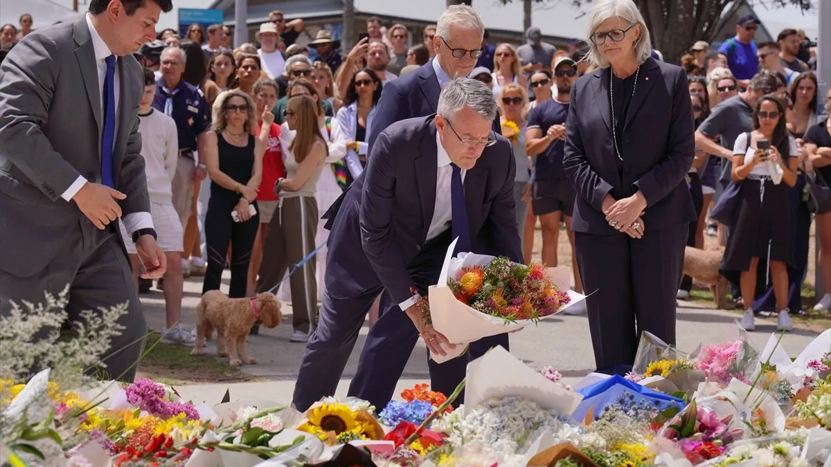 Premijer Novog Južnog Walesa Chris Minns također je poručio da je potrebno izmijeniti zakone o oružju kako bi se spriječilo ponavljanje sličnih napada.