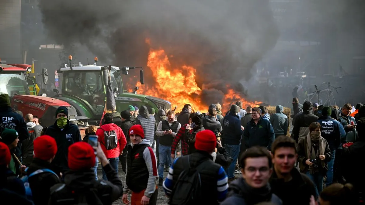 Prvi traktori su počeli blokadu ulica još kasno sinoć, uzrokujući haos u centru grada, a od jutros najveći zastoji su na auto-putu od Liježa ka Briselu.