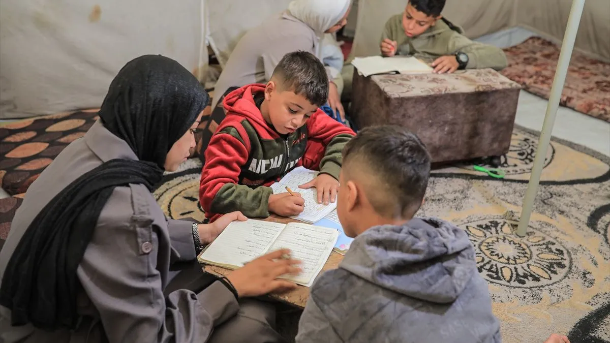 Zračni napad pogodio je porodičnu kuću Mushmesh, usmrtivši njihovu majku, oca i još 24 rođaka.