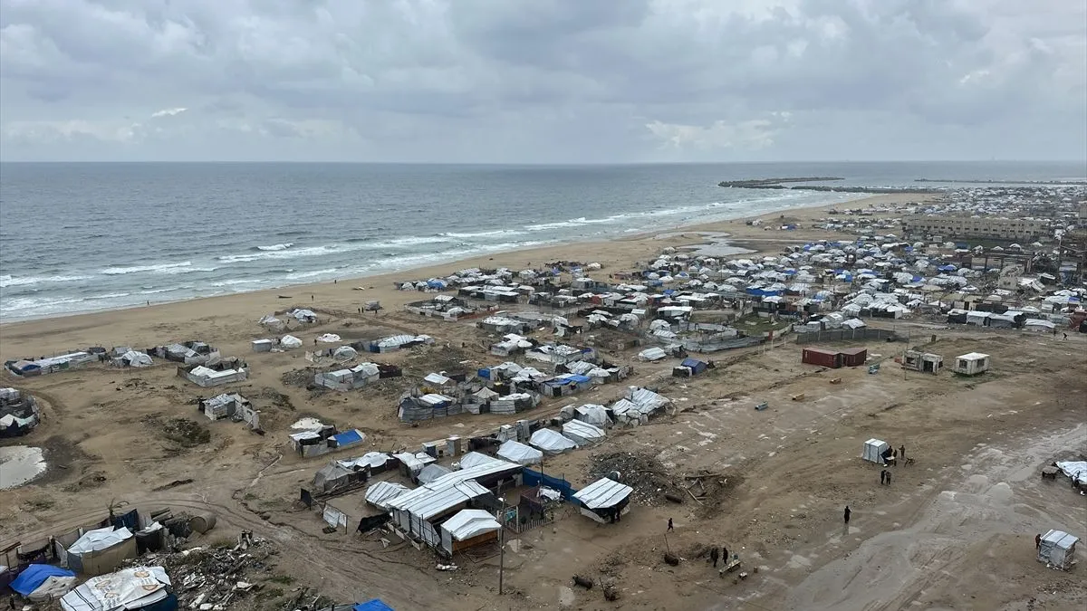 Bez stabilnog pristupa vodi, grijanju, hrani i medicinskoj pomoći, mnogi su prisiljeni potražiti zaklon u improviziranim šatorima.