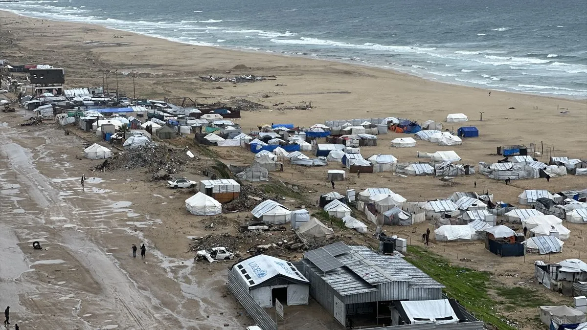 Bez stabilnog pristupa vodi, grijanju, hrani i medicinskoj pomoći, mnogi su prisiljeni potražiti zaklon u improviziranim šatorima.