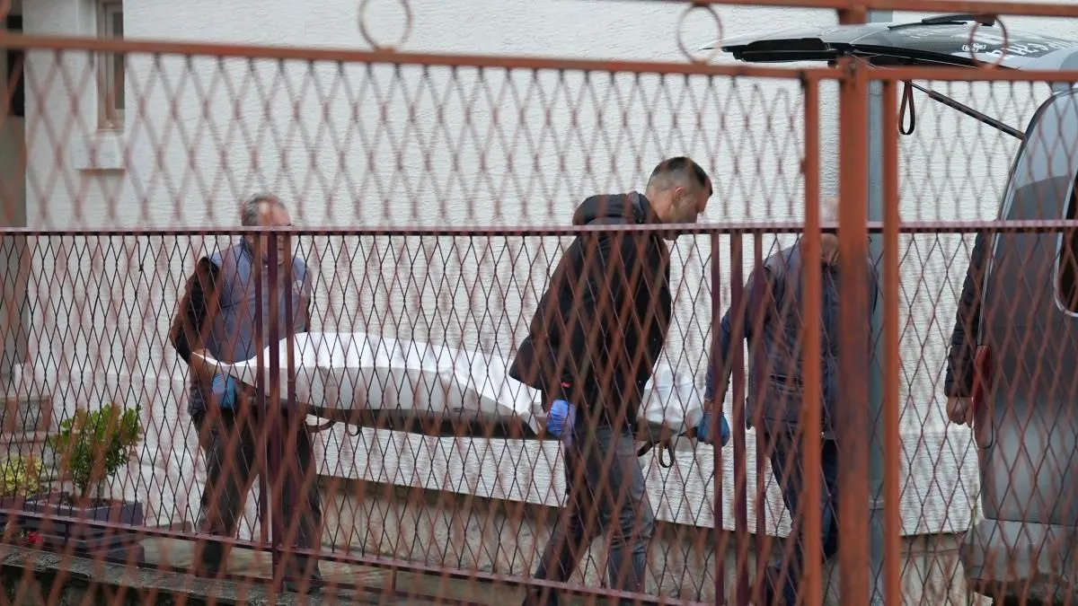 Tragedija se dogodila u pomoćnom objektu koji se nalazi iza kuće, odnosno u ljetnoj kuhinji. 