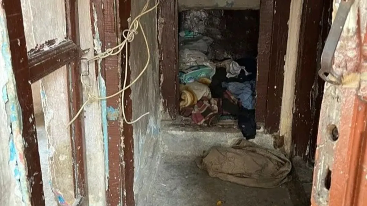 Adnana amidža godinama držao u golubinjaku, hranio ga samo suhim hljebom i vodom