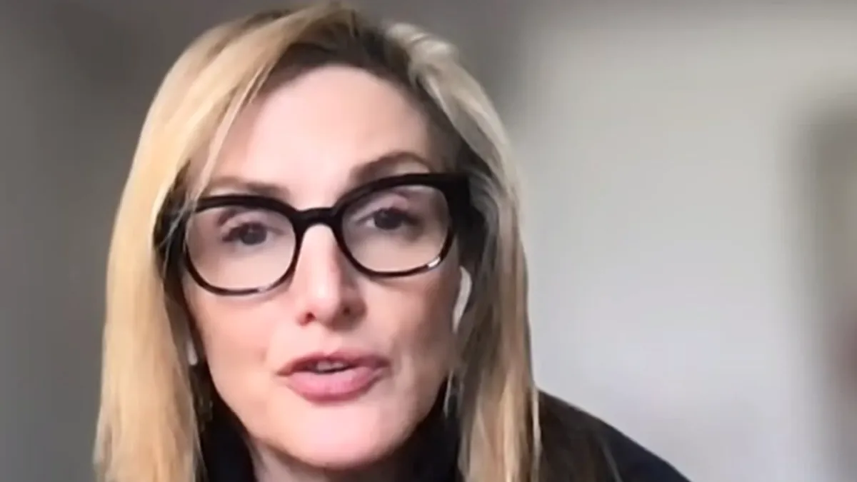 Drugi gost emisije '7Plus' bila je Mika Almogo, predstavnica pokreta 'Vrijeme je' koja za Hayat TV svjedoči o tome kakvi su uslovi života Palestinaca na Zapadnoj obali. 