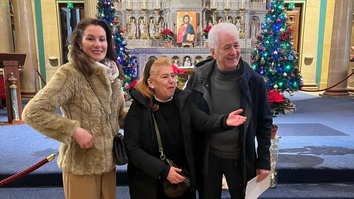 Božićna misa u ovoj crkvi okupila je veliki broj vjernika, među kojima su bili i članovi bh. i hrvatske zajednice u Parizu.