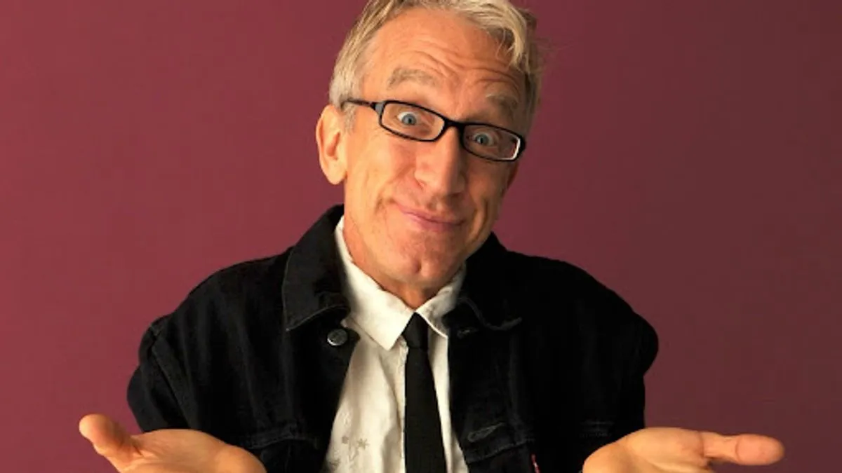 Američki glumac i komičar Andy Dick snimljen je predoziran na ulici u Los Angelesu dok su mu prolaznici prilazili i pokušavali mu pomoći. On se nakon svega oglasio.