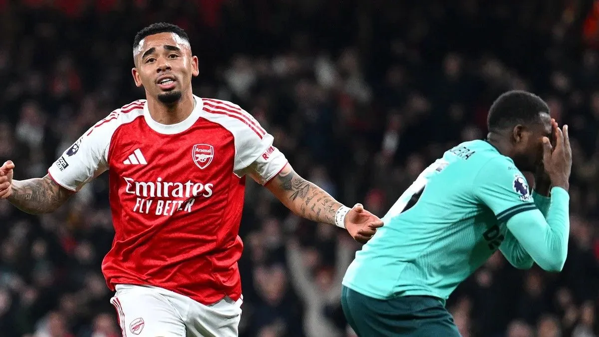 Jedini pogodak je postignut iz penala u 27. minuti, a siguran realizator bio je Viktor Gyoekers. 