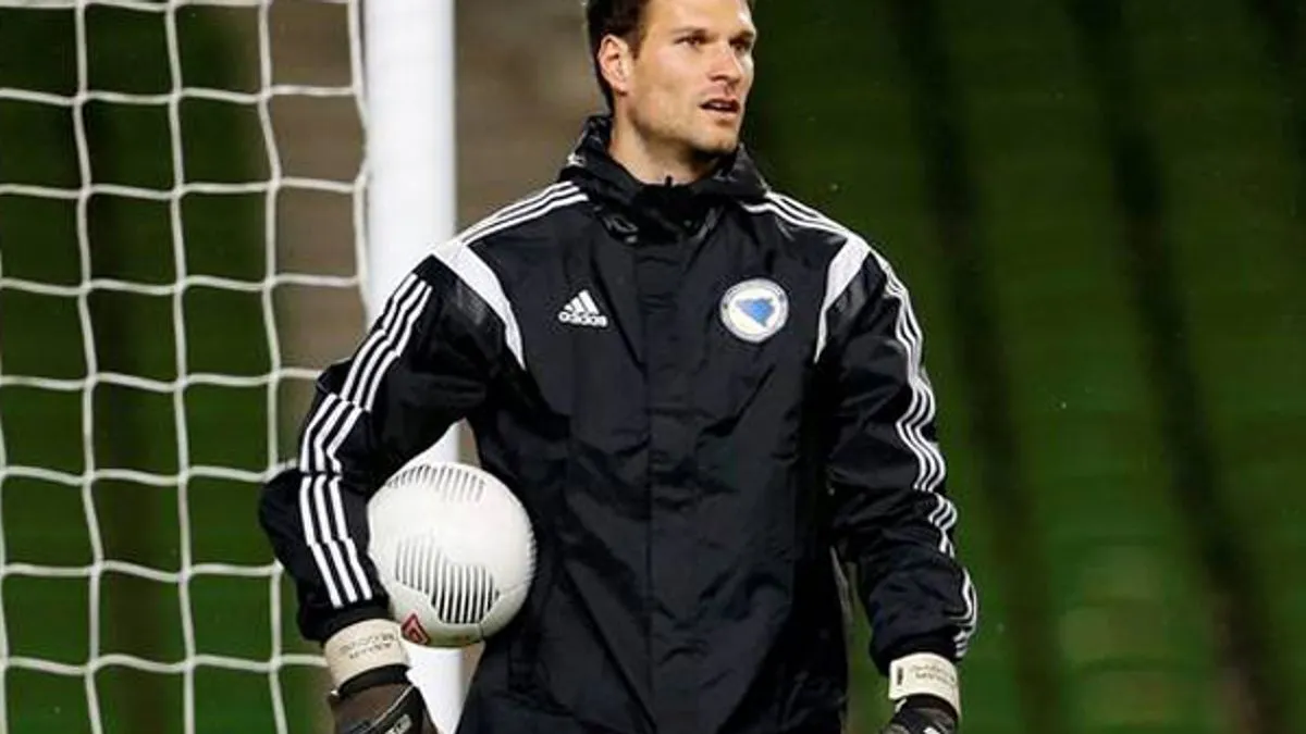 Asmir Begović ima preko 250 nastupa u Premier ligi u Engleskoj