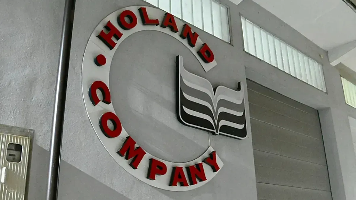 Pripadnici Federalne uprave policije (FUP) izvršili su pretrese nekoliko objekata u Kantonu Sarajevo koje koristi taxi služba Holand taxi