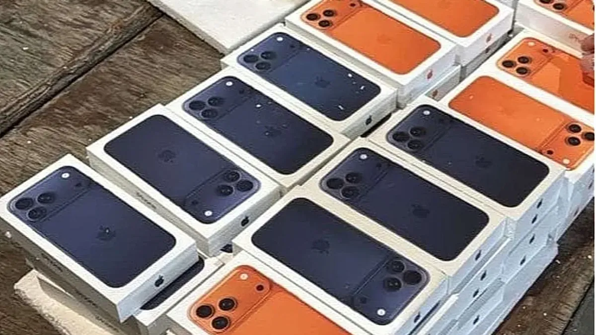 Sprovođenjem ciljane i detaljne carinske kontrole utvrđeno je da se radi o velikoj količini skupocjenih mobilnih telefona...