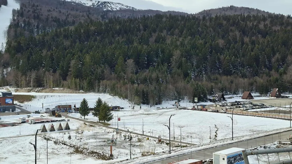 Smatra se da na slabiju posjećenost utiče i rast cijena ski-karata.