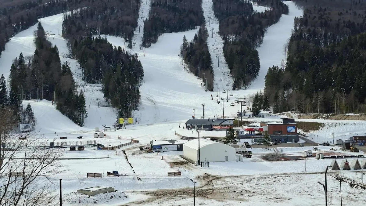 Smatra se da na slabiju posjećenost utiče i rast cijena ski-karata.