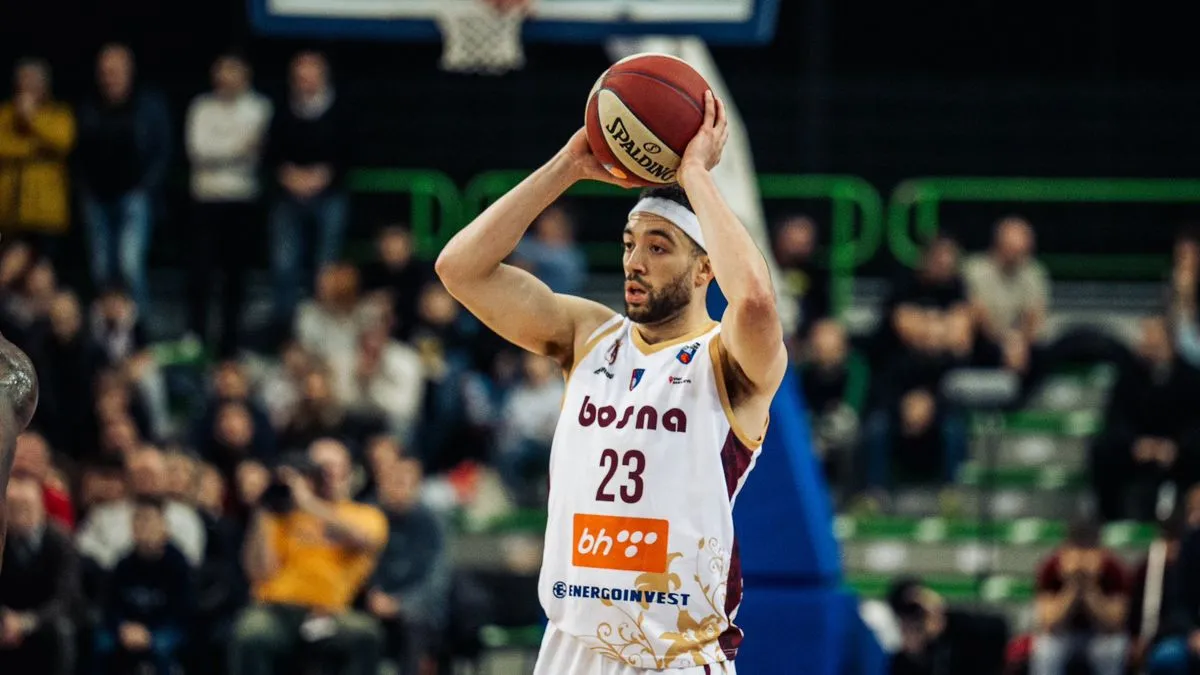 Prvi protivnik našim košarkašima je Oradea iz Rumunije koja je  imala omjer od pet pobjeda i jednog poraza.