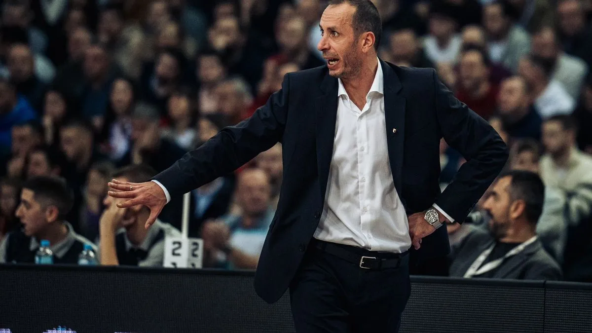 Prvi protivnik našim košarkašima je Oradea iz Rumunije koja je  imala omjer od pet pobjeda i jednog poraza.