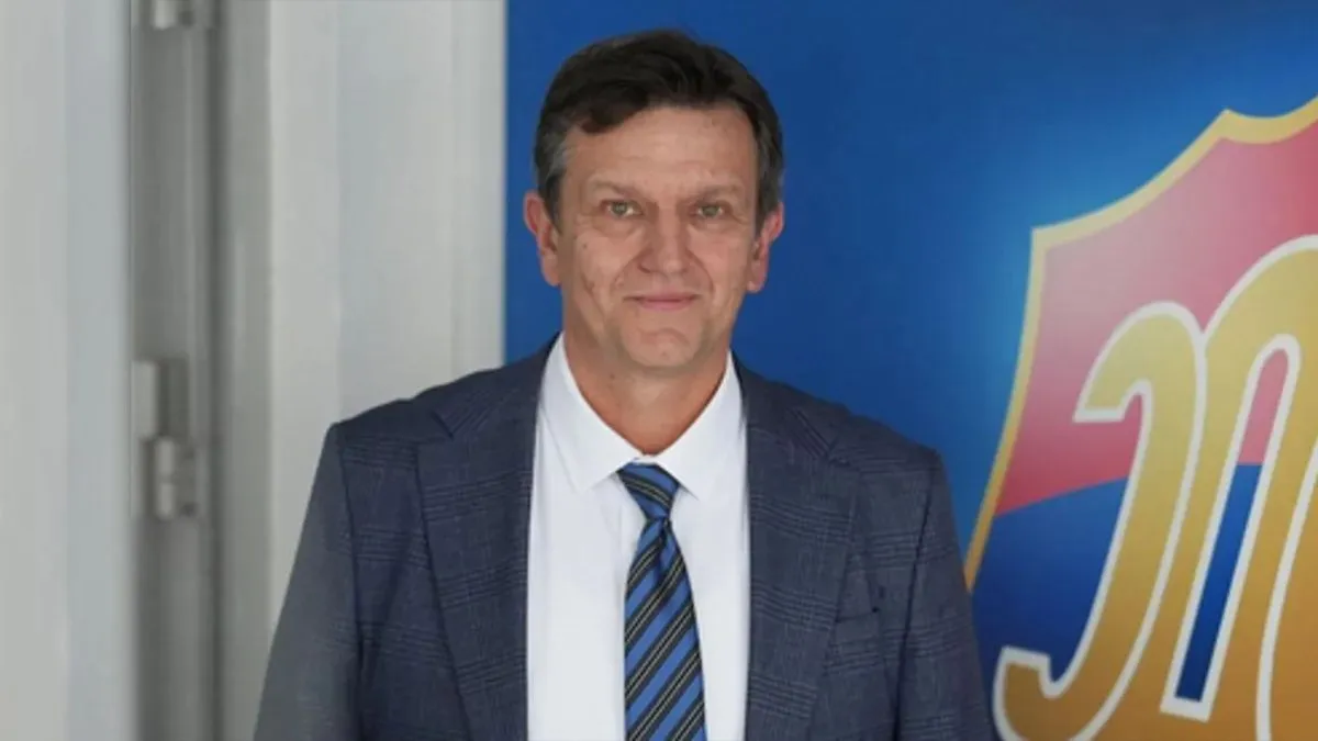 Kaže da zna da su građani nezadovoljni i da misle da je besmisleno izlaziti na izbore uz krađe koje se dešavaju. 