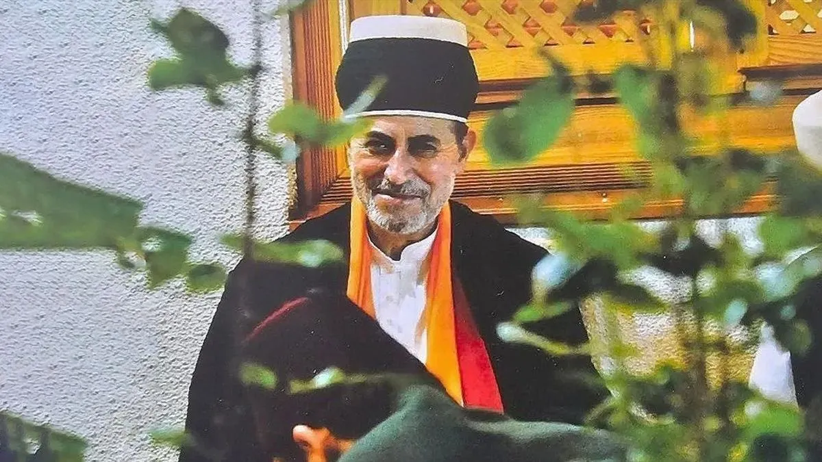  Tekija je toga dana nastavila svojim ritmom, akšam je stigao na vrijeme, krug se zatvorio, dlan na dlan, glas na glas. 