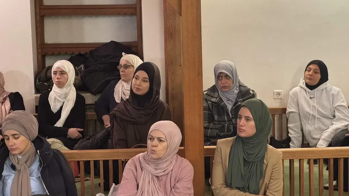 U vjerskom dijelu programa učestvovali su imami Medžlisa Islamske zajednice Sarajevo, kao i hor Medžlisa IZ Sarajevo.