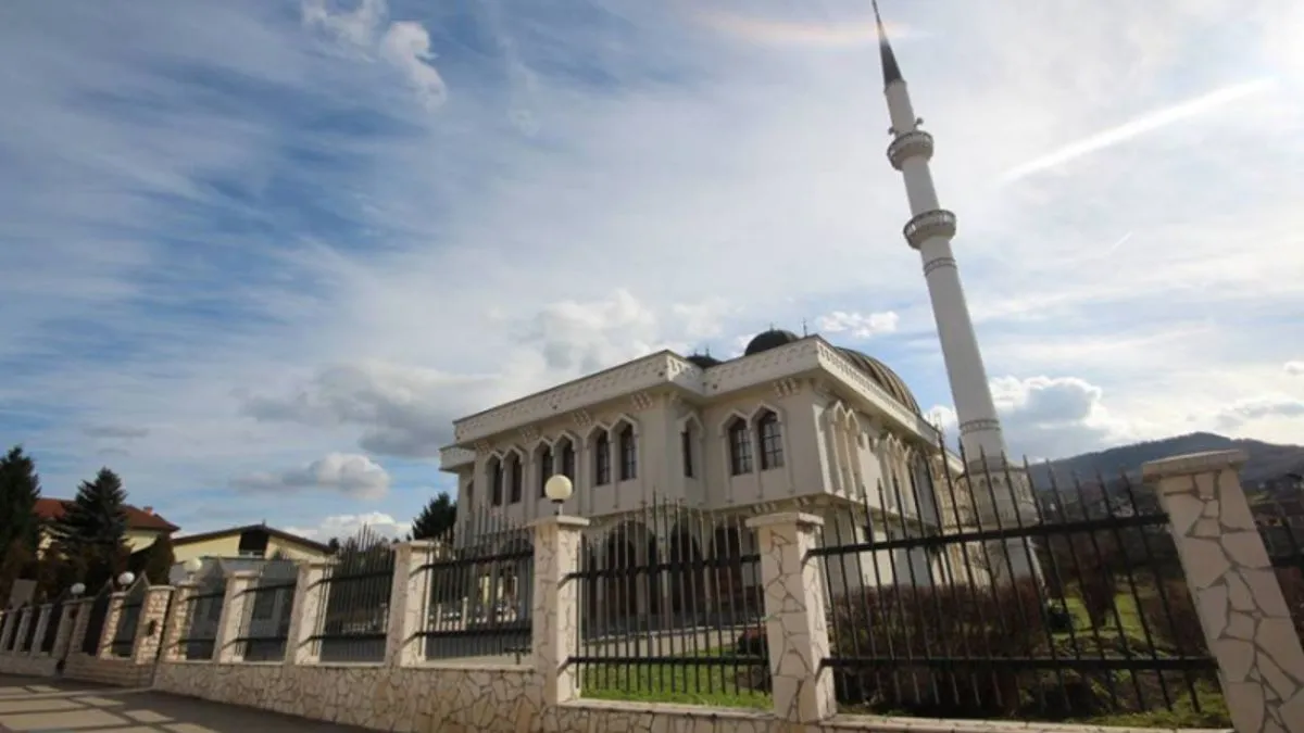 Još jedan mladi život napustio je Zavidoviće. U 41. godini života preselio je Ismir Bajramović.