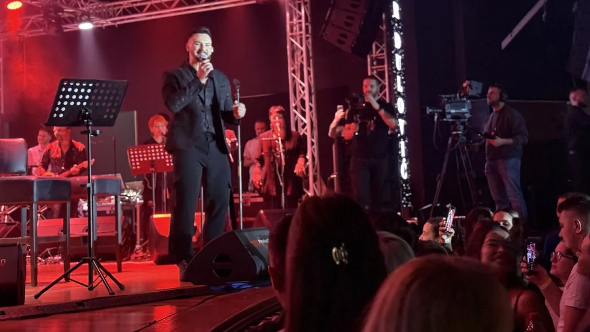 Koncert otvoren hitom ‘Merlin’ koju publika neizmjerno voli.