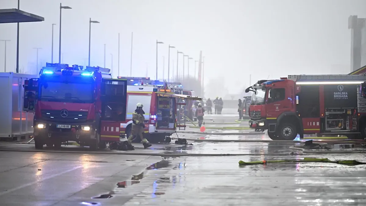 Veliki požar u Ljubljani, gori skladište trgovačkog lanca Spar: Na terenu više od 300 vatrogasaca