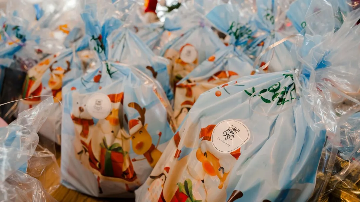 Novogodišnji paketići za djecu Udruženja „Srece za djecu oboljelu od raka“