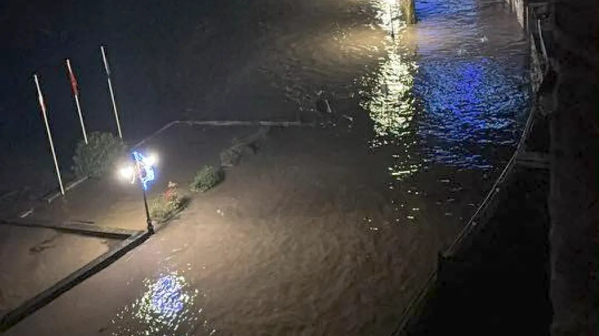 Izlile se rijeke, opći potop u evropskoj zemlji: Izdato upozorenje na snijeg i led