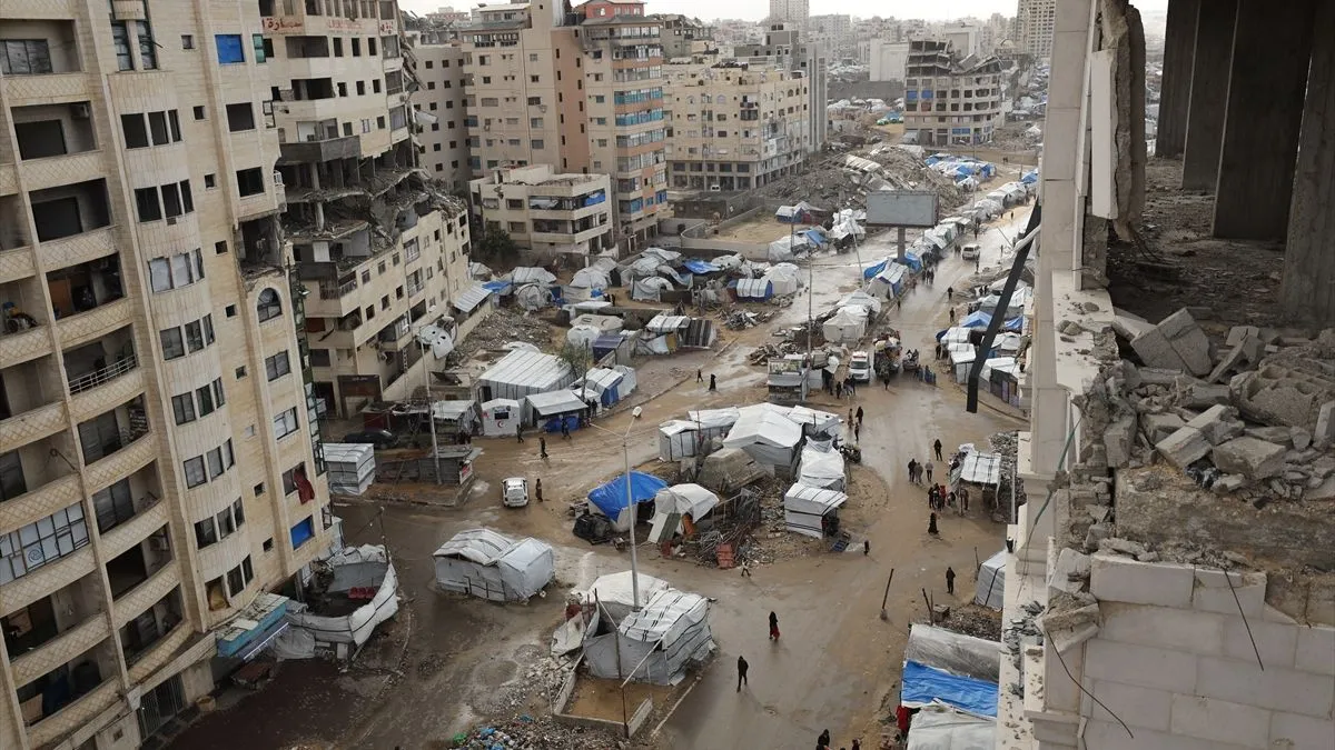 Mjeseci rata i raseljavanja prisilili su ljude u Gazi da žive među urušenim ruševinama, u improviziranim skloništima ili u krhkim šatorima, poručio je Philippe Lazzarini