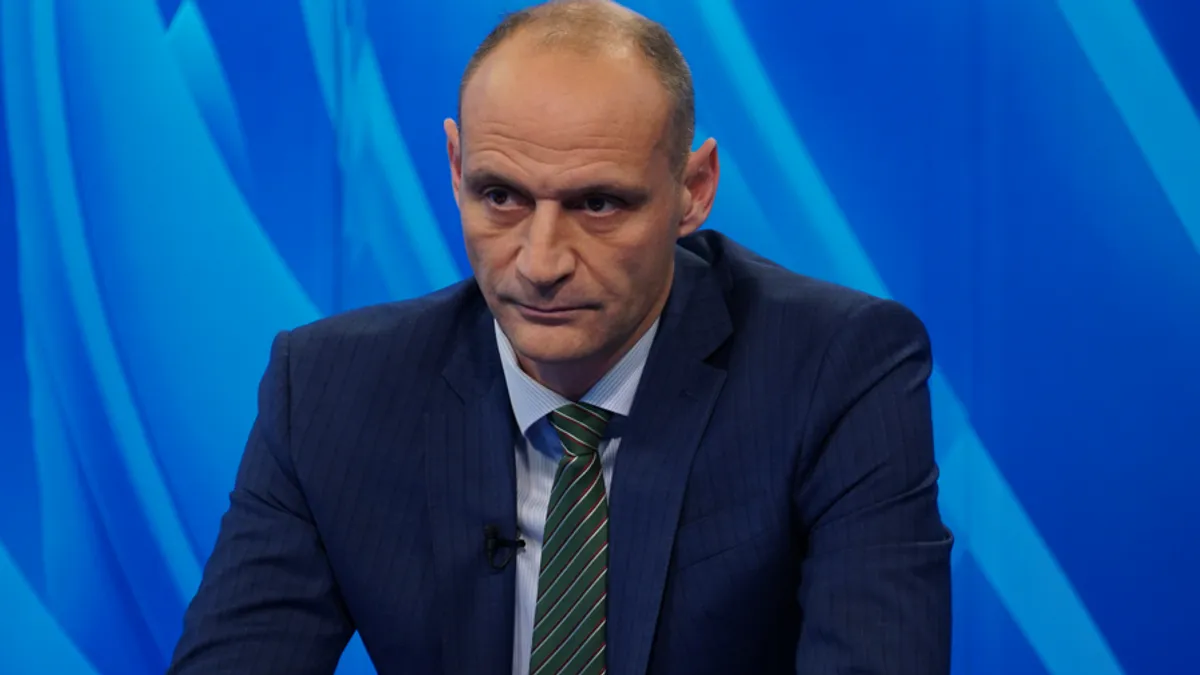 Ekonomsko-socijalno vijeće Federacije BiH trebalo bi tokom ovog mjeseca donijeti odluke o nastavku ili korekciji prošlogodišnje plate u iznosu od 1.000 KM.