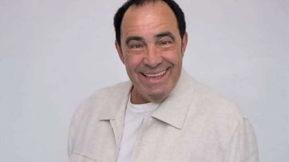 Biće to kruna njegove izuzetno plodne karijere u kojoj je, tokom četiri decenije, snimio 14 albuma i ostavio neizbrisiv trag na bh. muzičkoj sceni.