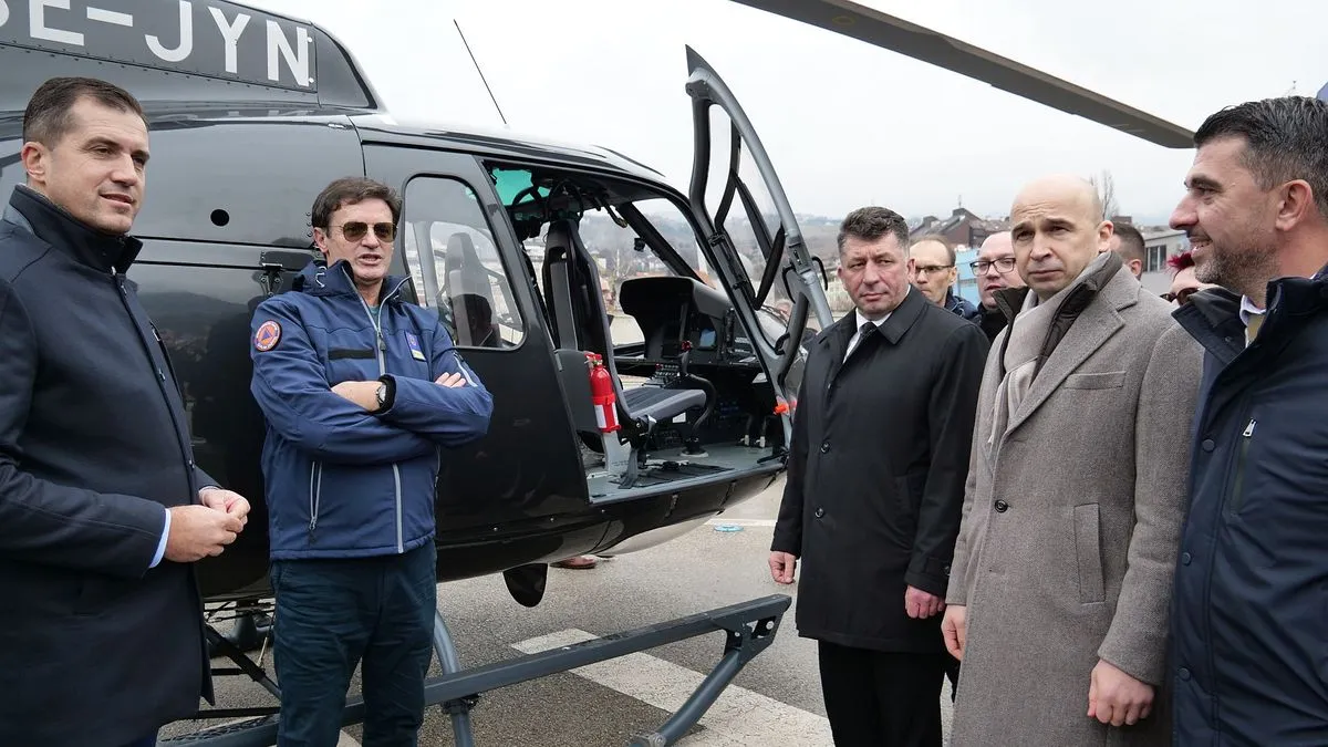 Premijer Nezir Pivić istakao je da je današnji događaj poseban za Zeničko-dobojski kanton i da je nabavka helikoptera rezultat jedinstva i odgovornog rada Vlade ZDK