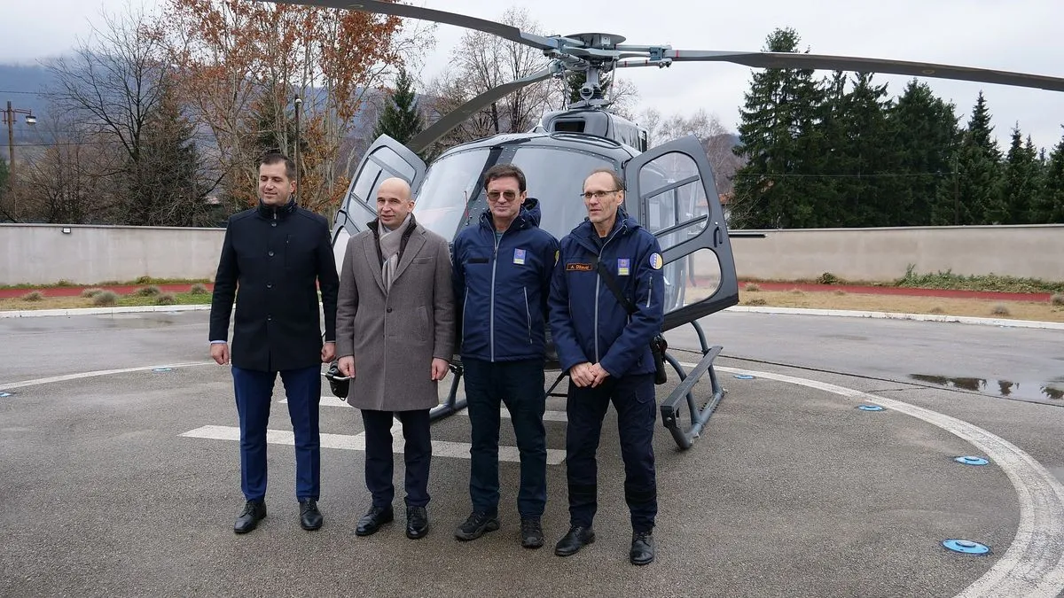 Premijer Nezir Pivić istakao je da je današnji događaj poseban za Zeničko-dobojski kanton i da je nabavka helikoptera rezultat jedinstva i odgovornog rada Vlade ZDK