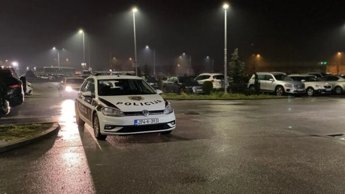 Policijski službenici Policijske uprave Ilidža jučer su, u 17.45 sati, uhapsili muškarca inicijala I.D. zbog sumnje da je počinio krivično djelo "Oštećenje tuđe stvari".