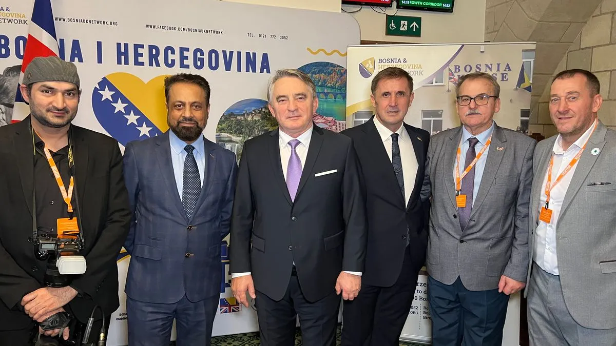 Predsjedavajući Predsjedništva BiH Željko Komšić obratio se prisutnima ističući važnost obilježavanja Dana državnosti i historijskog kontinuiteta Bosne i Hercegovine