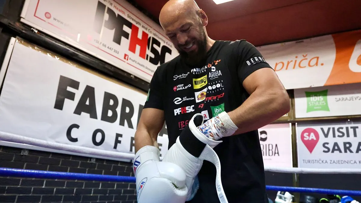 Puhalo je danas u Sarajevo odradio otvoreni trening na kojem je istakao da mu je čast treći put u karijeri dobiti priliku za WBA evropsku titulu.