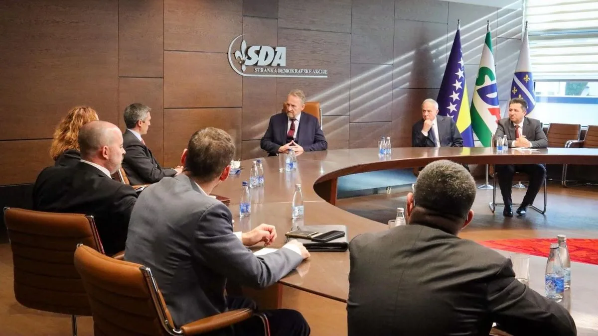 Sagovornici su razmijenili stavove o trenutnim prilikama u zemlji, uz naglašenu potrebu dosljednog poštivanja vladavine prava i očuvanja institucionalnog poretka.