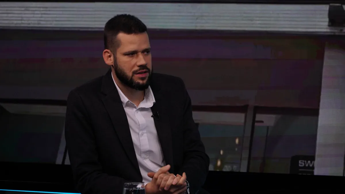 I danas je politčka scena u Bosni i Hercegovini bila vrlo dinamična inapeta ali kao i obično bez stvarnih rezultata