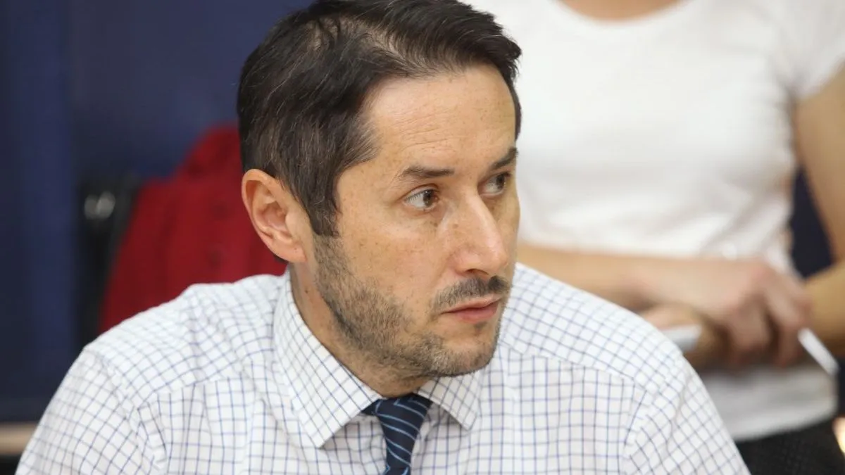 Novih značajnijnijih investicija čini se neće biti, ali hoće mogućnosti za nova zaduženja, objašnjava bivši ministar finansija Jasmin Halebić