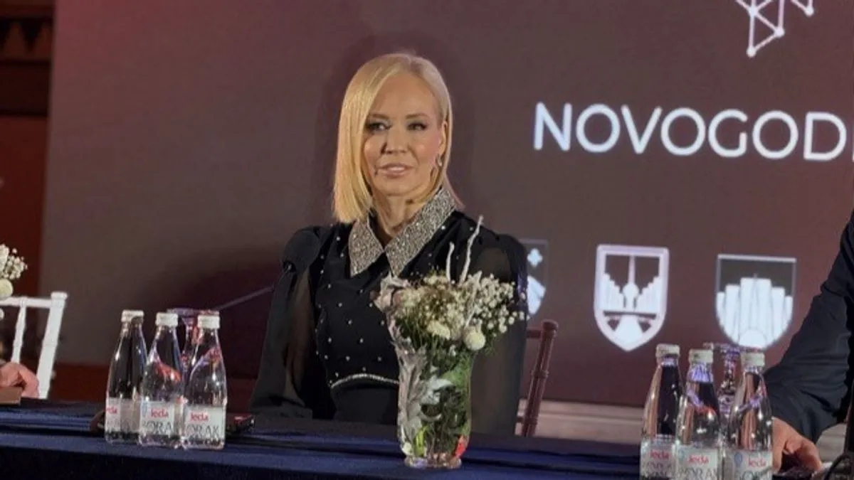 Sarajevska publika može očekivati večer ispunjenu hitovima, emocijama i vrhunskom energijom po kojoj je Jelena Rozga prepoznatljiva