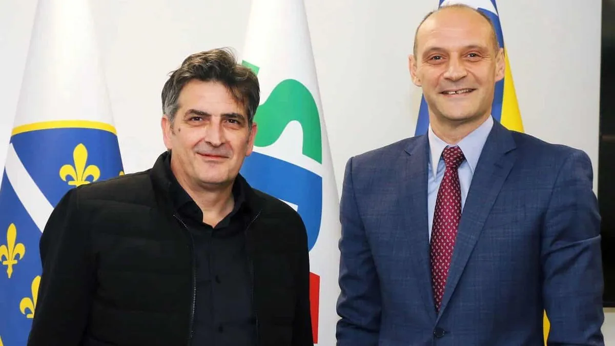 Moji jedini interesi su država, narod i građani, poboljšanje životnog standarda i ekonomske slike naše zemlje -  poručio je. 