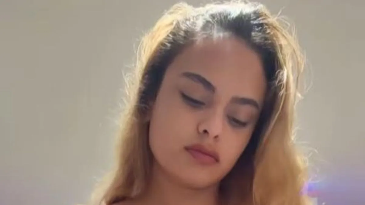 Karina je dodala da njen suprug, koji sada ima 21 godinu, posjeduje firmu za uređenje dvorišta, dok se ona bavi društvenim mrežama.