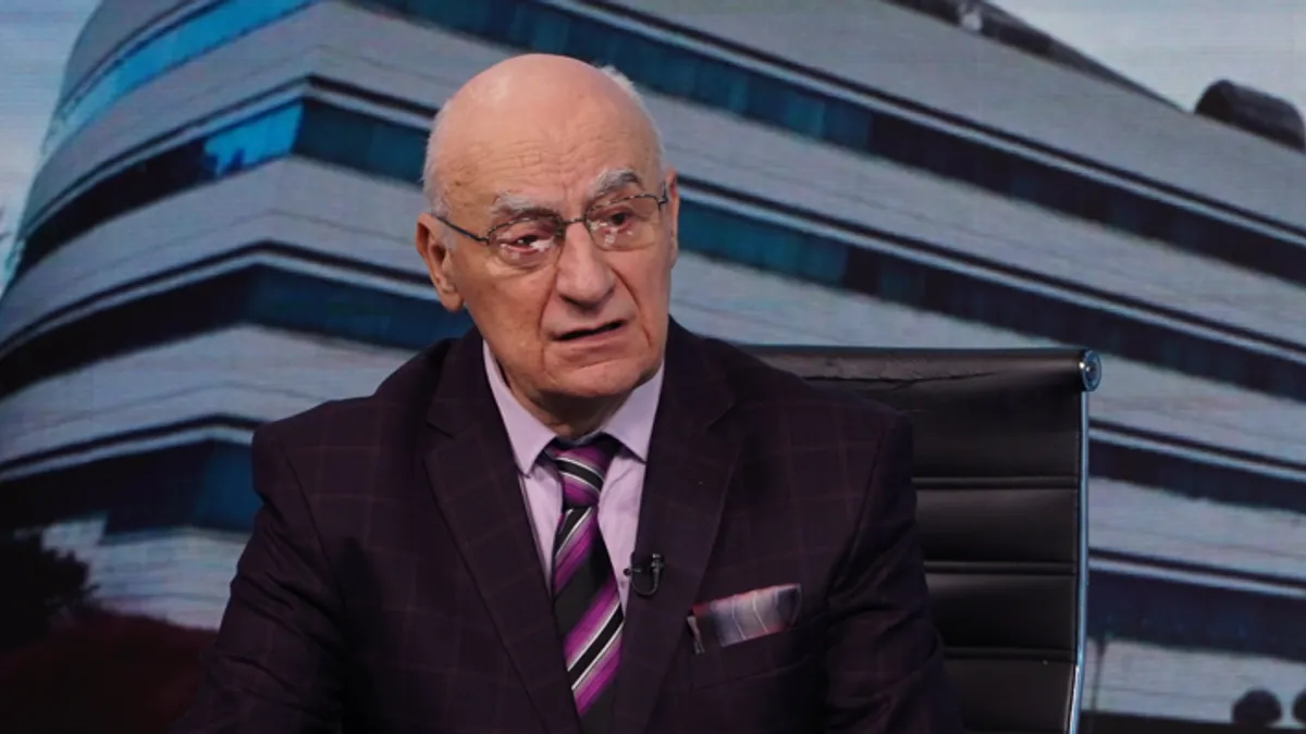 Ne prestaju političke turbulencije u BiH i različiti pokušaji da se ipak usvoje dva zakona koja su preostala kako bi EU dala BiH datum za početak pregovora o punopravnom članstvu.