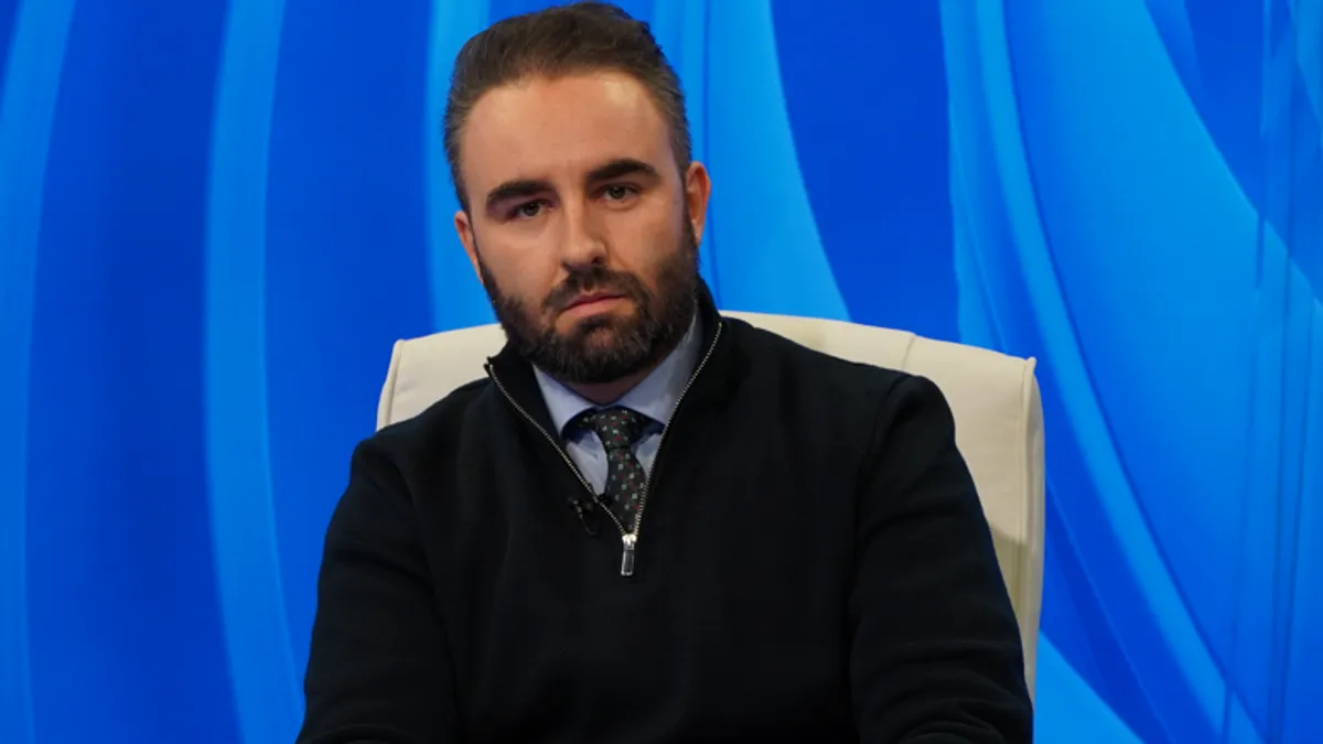 Evropska Unija je najavila moguće ponovno uvođenje viza državljanima Bosne i Hercegovine ukoliko naša zemlja ne uvede vize Turskoj, Rusiji i Kini i još nekim zemljama. 