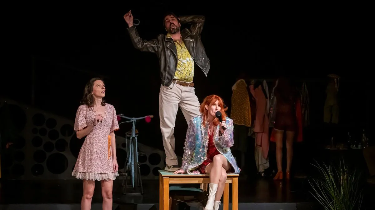 Kada ljubav postaje prostor borbe: Predstava "Ljubavnice" na sceni Kamernog teatra 55