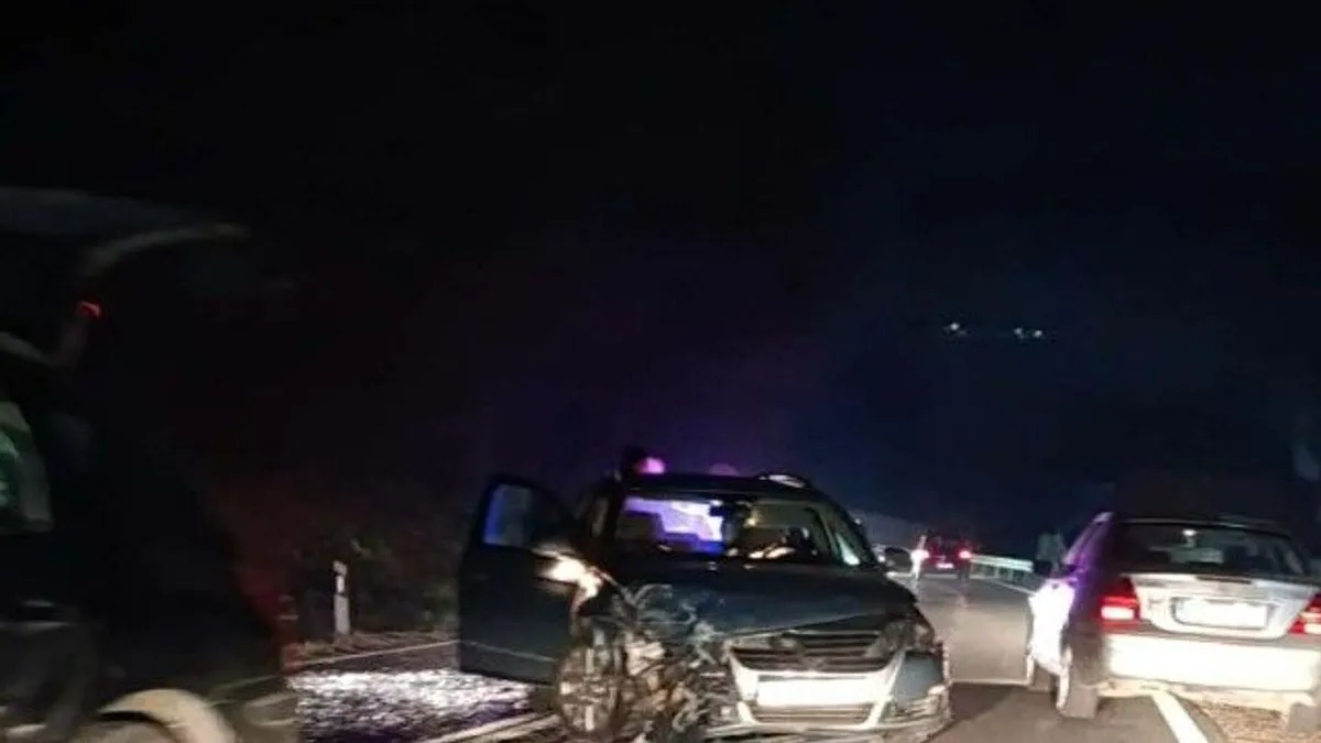 Povrijeđene osobe iz jednog automobila su prevezene u bolnicu 